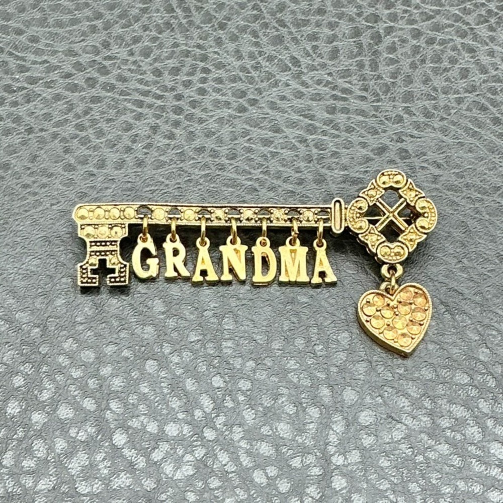 Vintage Brooch GRANDMA Charms Skeleton Key Gold Tone Retro Costume Jewelry 2.25"